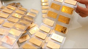 Vàng tụt không phanh, người mua ‘thủng túi’ 3 triệu đồng/lượng