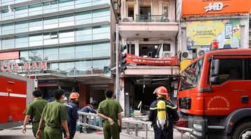 Hà Nội: Nổ bình gas kinh hoàng tại nhà hàng gà rán ở phố Cổ, 3 người nguy kịch nhập viện cấp cứu
