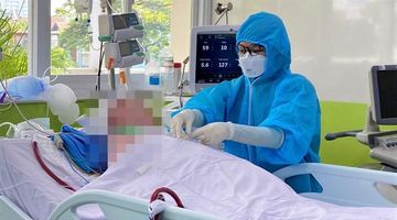 Bệnh nhân 91 ngồi dậy, tự viết vào bảng