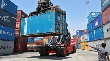 Hàng hóa từ Trung Quốc “chết cứng” tại biên giới: Ấn Độ bắt đầu cho Bắc Kinh “nếm mùi”?
