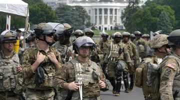 Ông Trump bất ngờ ra lệnh rút Vệ binh Quốc gia khỏi thủ đô