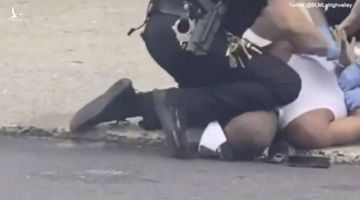 Cảnh sát Pennsylvania bị bắt gặp đè đầu gối lên gáy người da đen