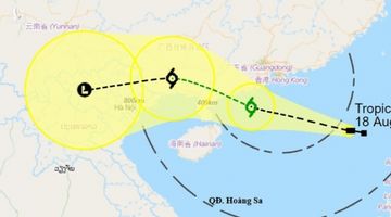 Áp thấp nhiệt đới đang mạnh thành bão, Hà Nội tiếp tục mưa lớn