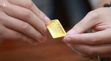 Vàng rơi thẳng đứng về 53 triệu đồng/lượng
