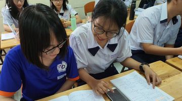 Thầy giáo Nguyễn Văn Lực: “Không thể cấm học sinh dùng điện thoại trong giờ học”