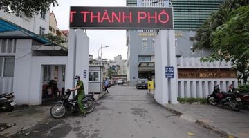 Khởi tố Kế toán trưởng CDC Hà Nội liên quan vụ thổi giá máy xét nghiệm Covid-19
