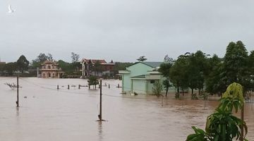 Lũ lên nhanh, dân trở tay không kịp