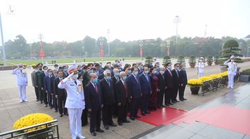 Lãnh đạo Đảng, Nhà nước, MTTQ Việt Nam vào Lăng viếng Chủ tịch Hồ Chí Minh