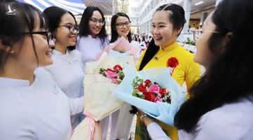 Chia sẻ, thấu cảm với giáo viên