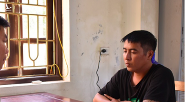 Bắt người đàn ông vi phạm giao thông còn đấm thẳng vào mặt công an