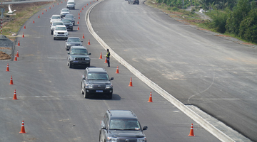 Cao tốc Trung Lương – Mỹ Thuận chỉ được chạy 1 làn khi quốc lộ 1 ùn tắc