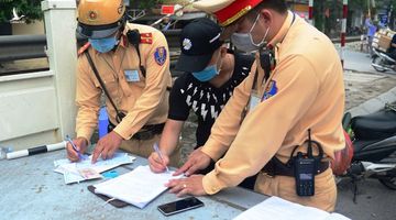 Xử phạt vi phạm giao thông: Tăng tiền phạt là cần thiết nhưng chưa đủ