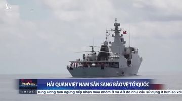 Tàu hộ vệ Việt Nam diễn tập ở Trường Sa