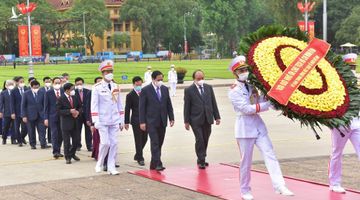 Lãnh đạo Đảng, Nhà nước viếng Chủ tịch Hồ Chí Minh
