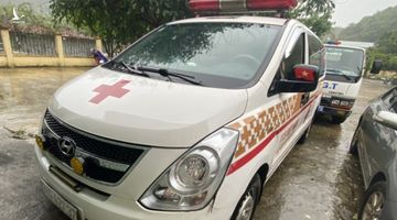 Xe cứu thương chở 11 người từ Bắc Ninh về Sơn La: Xe chưa kịp gỡ biển