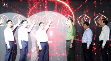 Thủ tướng Phạm Minh Chính kích hoạt vận hành 2 hệ thống cơ sở dữ liệu quốc gia