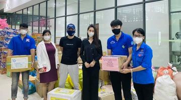 MTTQ Hà Tĩnh: Vợ chồng Thuỷ Tiên chỉ hỗ trợ bốc vác, không ủng hộ hàng hoá