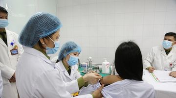 Tiêm thử nghiệm giai đoạn ba Nanocovax cho 12.000 người