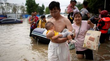 Dân Trịnh Châu tuyệt vọng tìm người thân sau ‘đại hồng thủy’