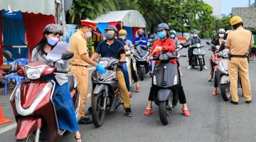 Công an TP.HCM thay đổi quy định kiểm soát việc đi đường