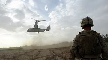Kabul bị Taliban bao vây tứ phía: Người dân hoảng loạn, bật khóc; Loạt quan chức Afghanistan ra sân bay chạy khỏi Kabul