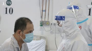 Ám ảnh mảnh giấy có dòng chữ ‘nhà em nghèo lắm, xin bác sĩ không điều trị nữa ‘
