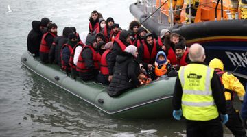 Vượt ‘eo biển tử thần’ đến Anh khiến 27 người chết đuối