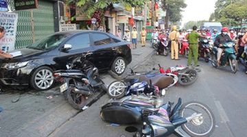 Ngày đầu nghỉ lễ, cả nước xảy ra 27 vụ tai nạn giao thông đường bộ