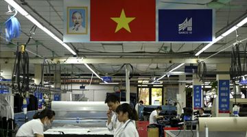 Việt Nam “bắt kịp” Trung Quốc, trở thành công xưởng của thế giới