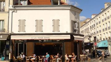 Từ vỉa hè Sài Gòn nhìn sang vỉa hè Paris, London, New York