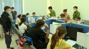 Cảnh sát bắt hai công ty khủng bố để đòi nợ ở TP.HCM