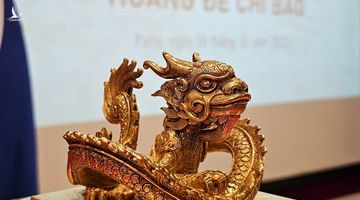 Ấn vàng ‘Hoàng đế chi bảo’ hồi hương