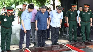 Chủ tịch nước Tô Lâm đã đến thắp hương tại Đài Tổ quốc ghi công, kiểm tra công tác chuẩn bị cho Lễ tang