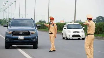 Đề xuất Bộ Công an tài xế bị phạt 30 – 40 triệu đồng, trừ điểm nếu đi ngược chiều, lùi xe trên cao tốc