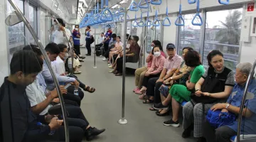 TP.HCM: Người dân được miễn phí đi tàu điện và xe buýt kết nối tuyến Metro số 1 trong 30 ngày