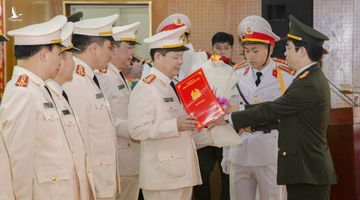 9 lãnh đạo cấp phòng Công an Quảng Ninh xin nghỉ hưu sớm