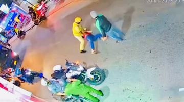 Clip CSGT quật ngã người đàn ông ở TPHCM