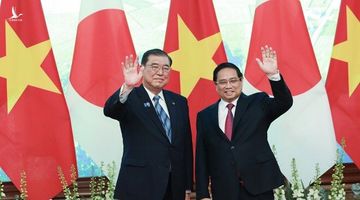 HAI THỎI NAM CHÂM, MỘT LỰC HÚT