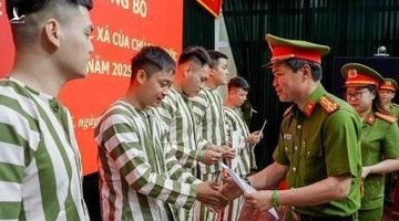 ĐẤT NƯỚC TRỌN NIỀM VUI