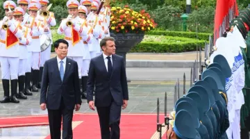 Chủ tịch nước Lương Cường chủ trì lễ đón Tổng thống Pháp Emmanuel Macron