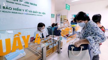 Từ 1-7, trường hợp nào tự đi khám chữa bệnh trái tuyến được hưởng 100% bảo hiểm y tế?