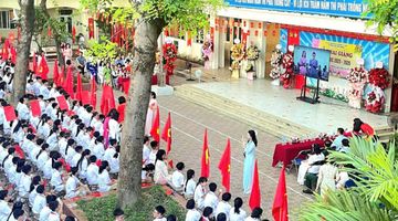 Phụ huynh băn khoăn về khoản đóng góp 40 triệu đồng mua tivi