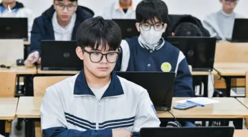 Tạm biệt giấy bút? Tương lai kỳ thi THPT trên máy tính đang đến gần