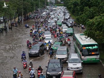 TPHCM vẫn chưa trả lời được câu hỏi bao giờ hết ngập? Ảnh: M.Q 