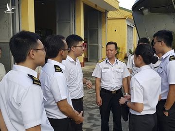 Si quan tre Singapore tram tro truoc ten lua Redut Viet Nam