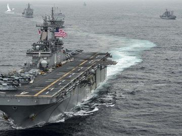 Tàu tấn công đổ bộ USS Boxer có thể đã hạ gục nhiều hơn một máy bay không người lái của Iran trên eo biển Hormuz, theo một tướng cao cấp của Mỹ. Ảnh: Getty.