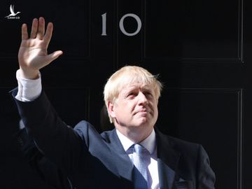 9 ‘sắc thái’ Boris Johnson: Hành trình từ cậu bé bị bắt nạt trở thành Thủ tướng Anh