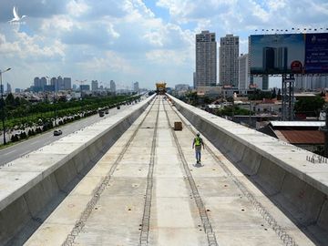 Tuyến metro số 1 đang chờ điều chỉnh tổng mức đầu tư. Ảnh: Lê Quân. 