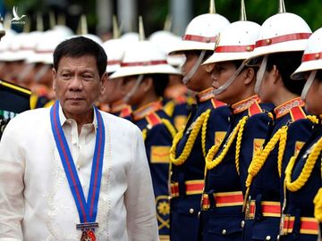 Tổng thống Rodrigo Duterte trong một buổi họp báo