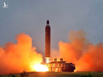 Tên lửa đạn đạo Triều Tiên phóng thử hôm 25/7. Ảnh: KCNA.